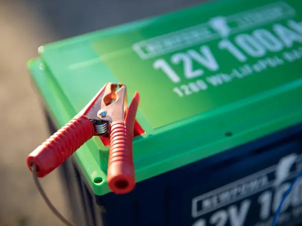 Battery containers and covers