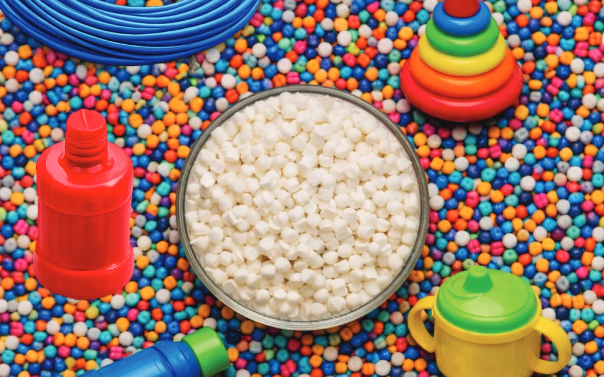 Coloured polymer granules with moulded plastic products